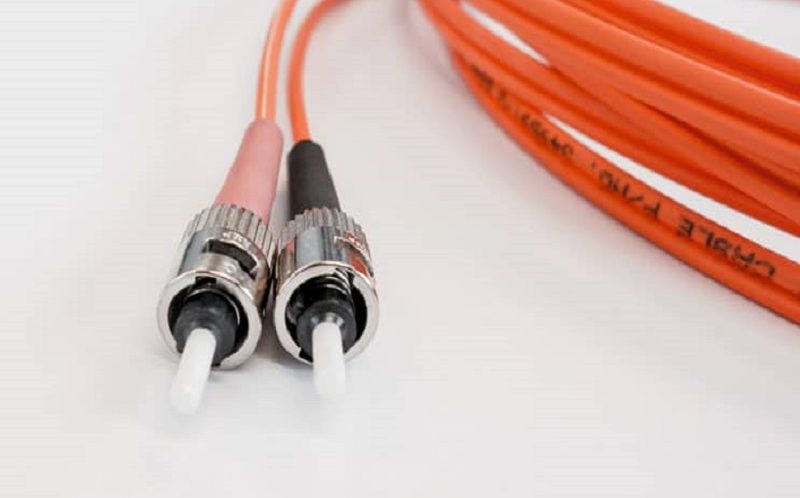 کابل فیبر نوری چگونه کار میکند؟